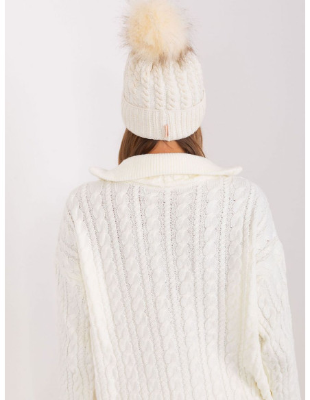 Bonnet model 187439 Rue Paris