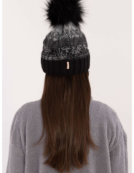 Bonnet model 201413 Rue Paris